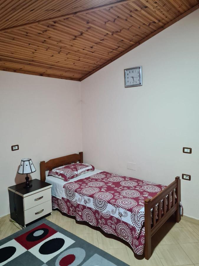 Bar Kafe Pjetri Patza-Kuqani