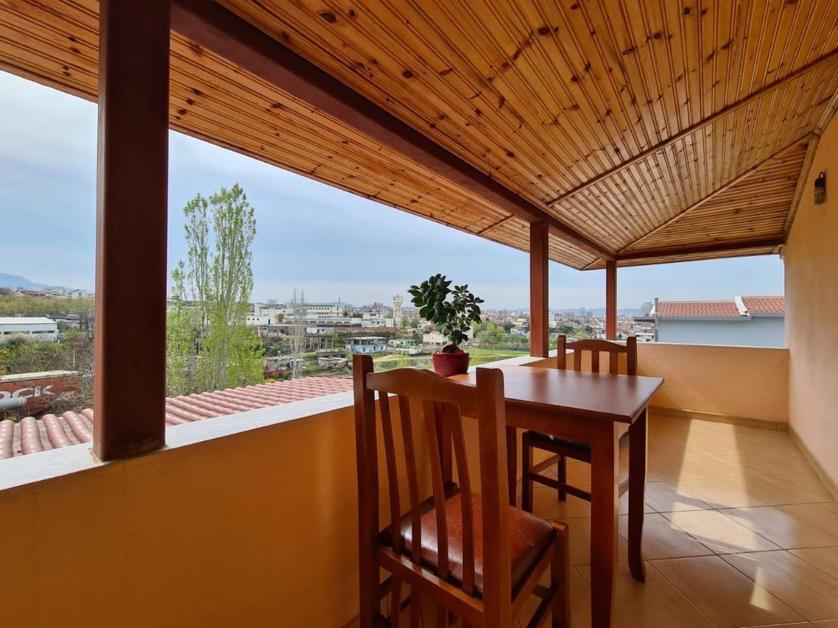Bar Kafe Pjetri * Patza-Kuqani