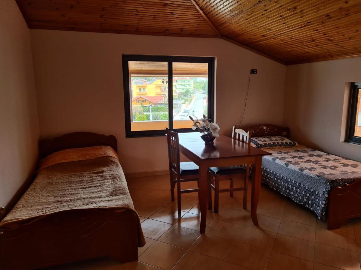 Bar Kafe Pjetri Patza-Kuqani