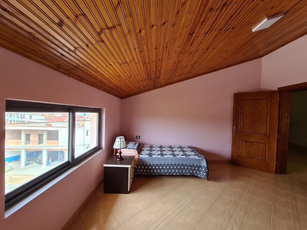 Bar Kafe Pjetri Privatunterkunft *